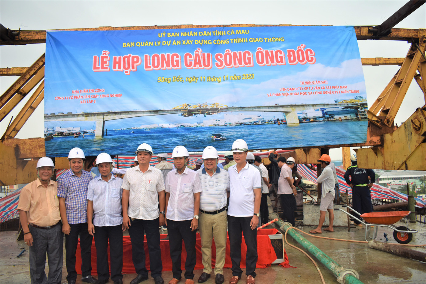 Theo ban quản lý dự án xây dựng công trình giao thông Cà Mau, cầu sông Ông Đốc xây dựng trong bối cảnh COVID-19 phức tạp, giá nguyên liệu tăng cao và điều thời tiết khắc nghiệt nhưng các nhà thầu, đơn vị thi công đã nỗ lực vượt qua và hoàn thành công trình trước kế hoạch.