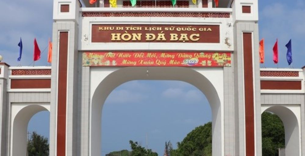 Chi nhánh Công ty CP Kiên Giang Phát có dấu hiệu vi phạm các quy định về điều kiện kinh doanh dịch vụ trông giữ xe tại khu di tích Hòn Đá Bạc.