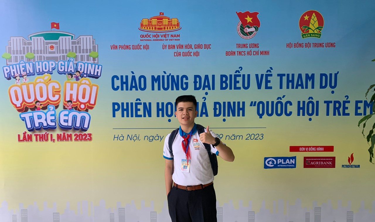 Lê Nguyễn Hoàng Nhật Đình là một trong hai đại biểu tỉnh Cà Mau dự phiên họp giả định “Quốc hội trẻ em” lần thứ I, năm 2023 tại Hà Nội. Lê Nguyễn Hoàng Nhật Đình là một trong hai đại biểu tỉnh Cà Mau dự phiên họp giả định “Quốc hội trẻ em” lần thứ I, năm 2023 tại Hà Nội.