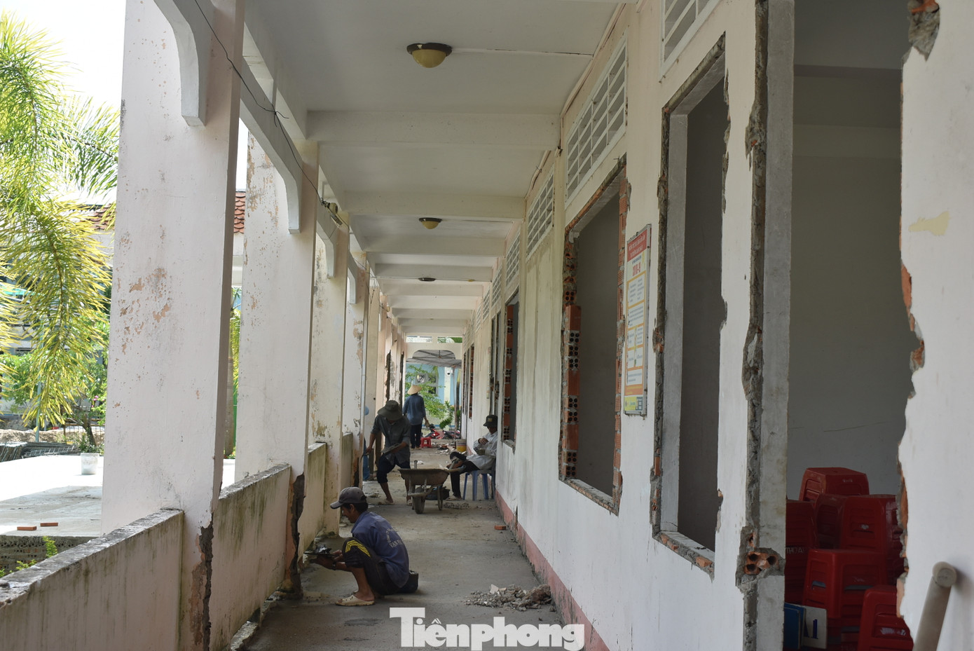 Trường THCS thị trấn Trần Văn Thời đang trong giai đoạn đầu tư nâng cấp, sửa chữa cho năm học mới. Trường THCS thị trấn Trần Văn Thời đang trong giai đoạn đầu tư nâng cấp, sửa chữa cho năm học mới.