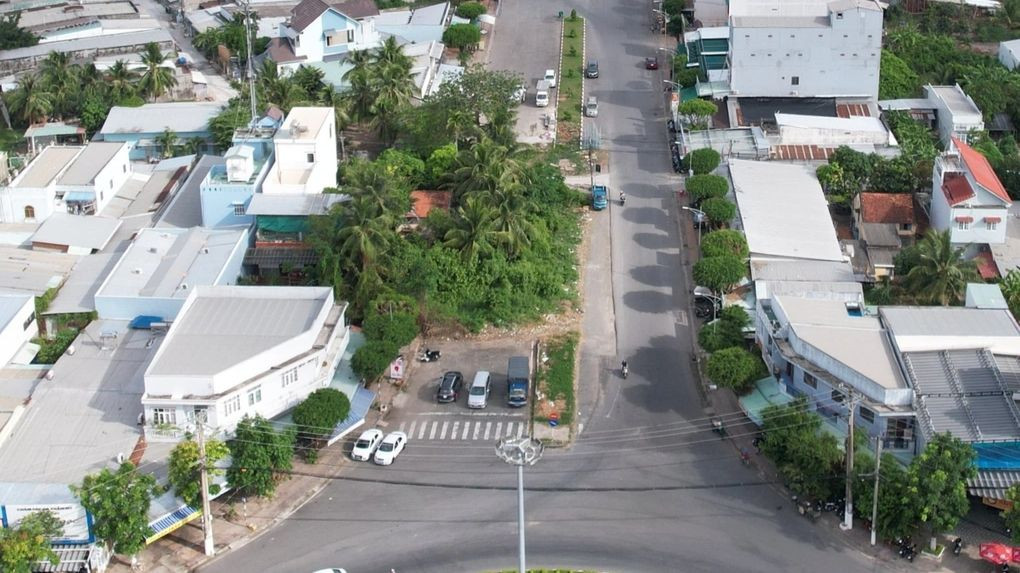 Phần mặt bằng còn vướng của hộ bà Nguyễn Thị Hường. Ảnh: VĐ. Phần mặt bằng còn vướng của hộ bà Nguyễn Thị Hường. Ảnh: VĐ.