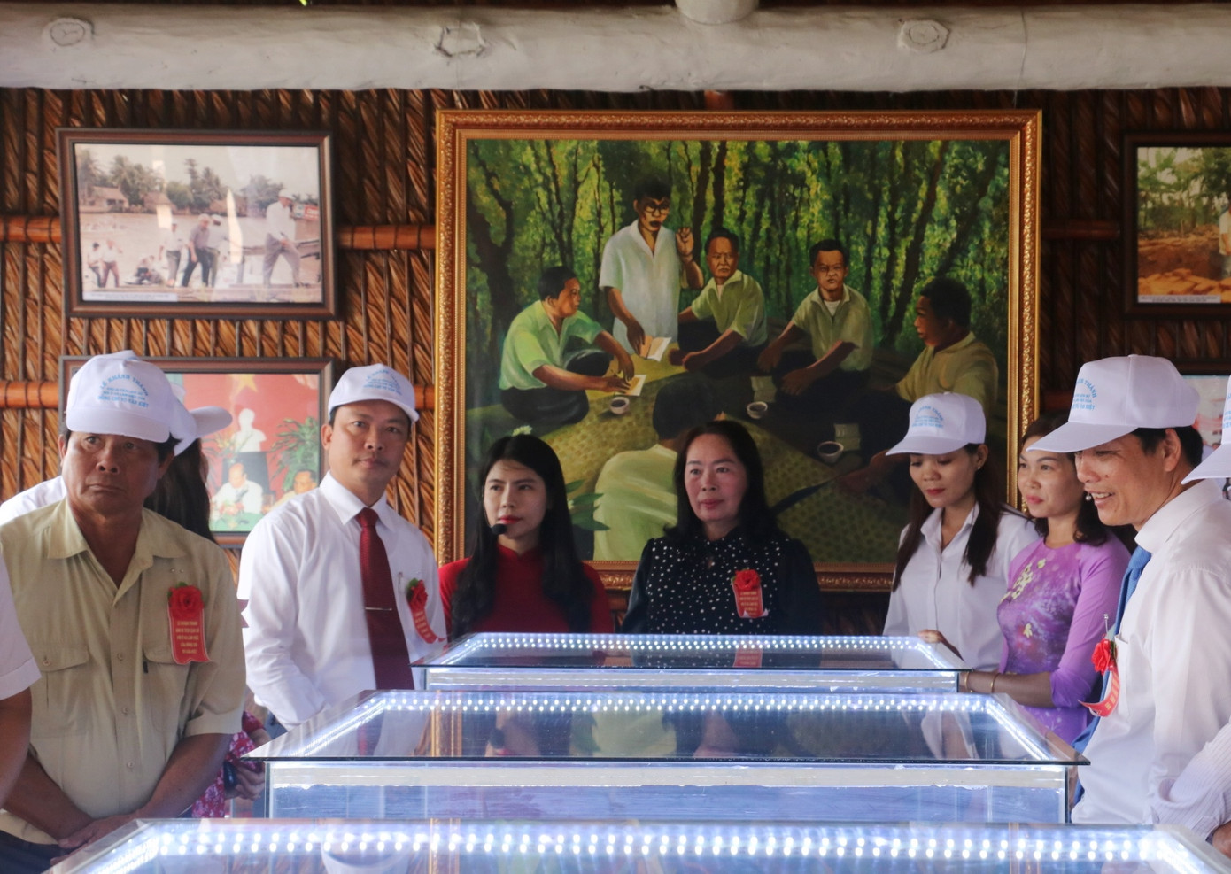 "Tôi đề nghị Đảng bộ, chính quyền và nhân dân xã Khánh Hòa cùng chung tay bảo tồn và phát huy giá trị di tích “Nơi ở và làm việc của đồng chí Võ Văn Kiệt” xứng tầm với vị thế của một di tích cấp tỉnh; đồng thời cùng quản lý, khai thác thật khoa học và hiệu quả của di tích, coi đó là niềm vinh dự, tự hào và cũng là trách nhiệm lớn lao đối với sự nghiệp bảo tồn và phát huy di sản văn hóa của dân tộc Việt Nam”, ông Nguyên chia sẻ.