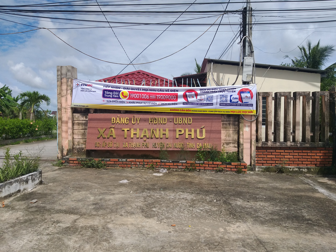 UBND xã Thanh Phú - nơi ông Khuôl đang công tác. UBND xã Thanh Phú - nơi ông Khuôl đang công tác.