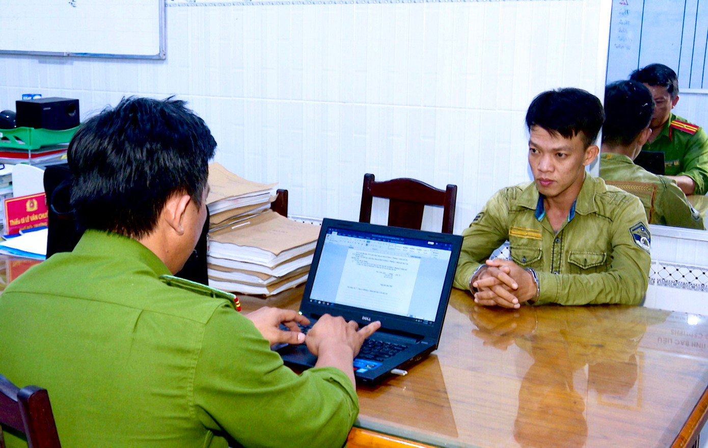 Bị can Huỳnh Văn Tèo tại cơ quan công an. (Ảnh: Trọng Nguyễn). Bị can Huỳnh Văn Tèo tại cơ quan công an. (Ảnh: Trọng Nguyễn).