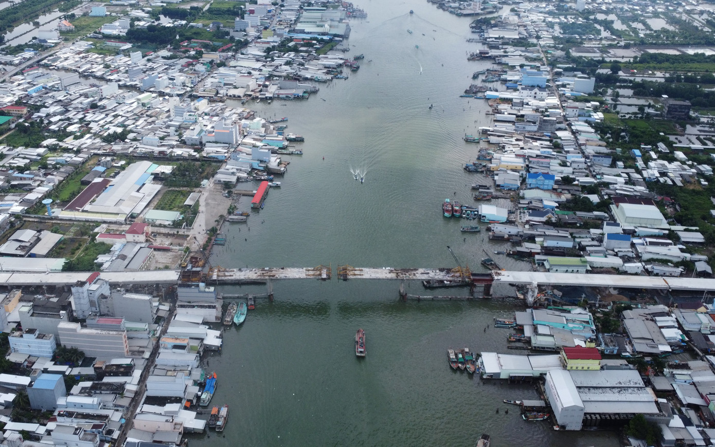 Dự án có điểm đầu tại bờ Bắc thị trấn Sông Đốc, điểm cuối thuộc thị trấn Gành Hào (tỉnh Bạc Liêu), khi hoàn thành sẽ hoàn thiện hệ thống hạ tầng giao thông theo quy hoạch được phê duyệt của hai tỉnh Bạc Liêu, Cà Mau. Dự án có điểm đầu tại bờ Bắc thị trấn Sông Đốc, điểm cuối thuộc thị trấn Gành Hào (tỉnh Bạc Liêu), khi hoàn thành sẽ hoàn thiện hệ thống hạ tầng giao thông theo quy hoạch được phê duyệt của hai tỉnh Bạc Liêu, Cà Mau.