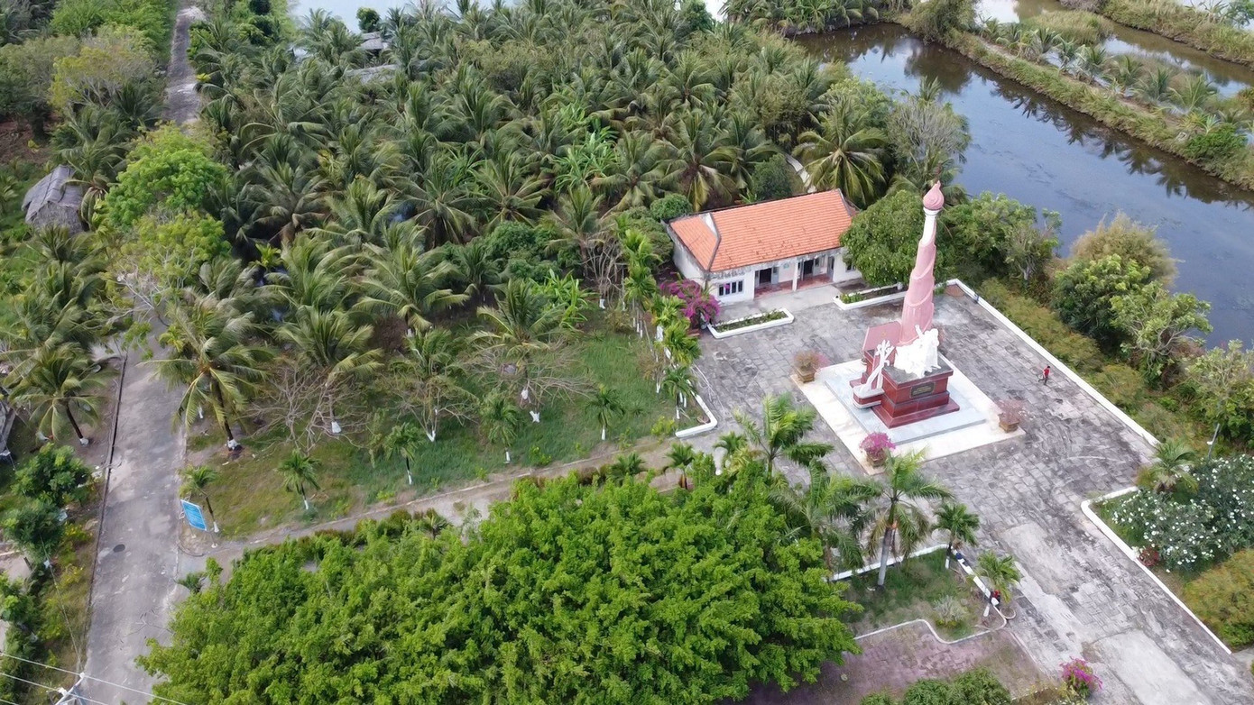 Hình ảnh Khu căn cứ Tỉnh ủy tại Xẻo Đước từ góc chụp bao quát.