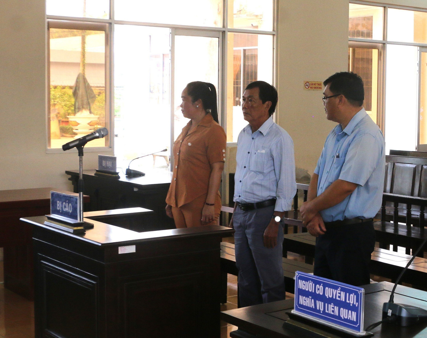 Các bị cáo tại phiên toà.