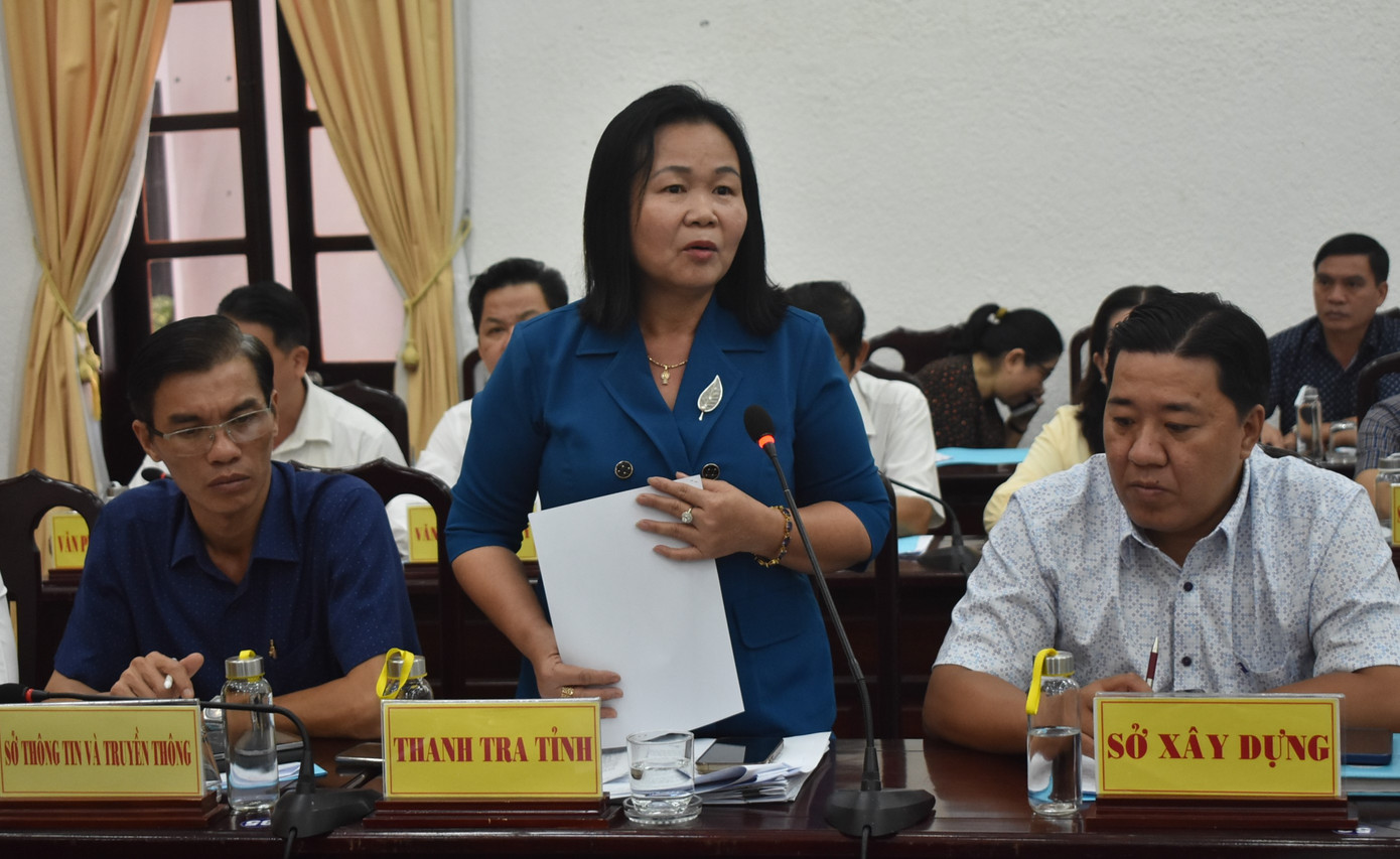 Bà Bùi Thanh Nguyên, Chánh Thanh tra tỉnh Bạc Liêu thông tin tại họp báo. Ảnh: Tân Lộc. Bà Bùi Thanh Nguyên, Chánh Thanh tra tỉnh Bạc Liêu thông tin tại họp báo. Ảnh: Tân Lộc.