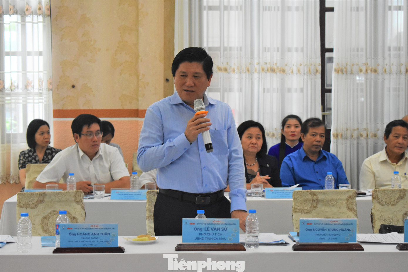 Ông Lê Văn Sử, Phó Chủ tịch UBND tỉnh Cà Mau nêu thực tiễn thuỷ lợi và quản lý nước trong ngành nuôi tôm.