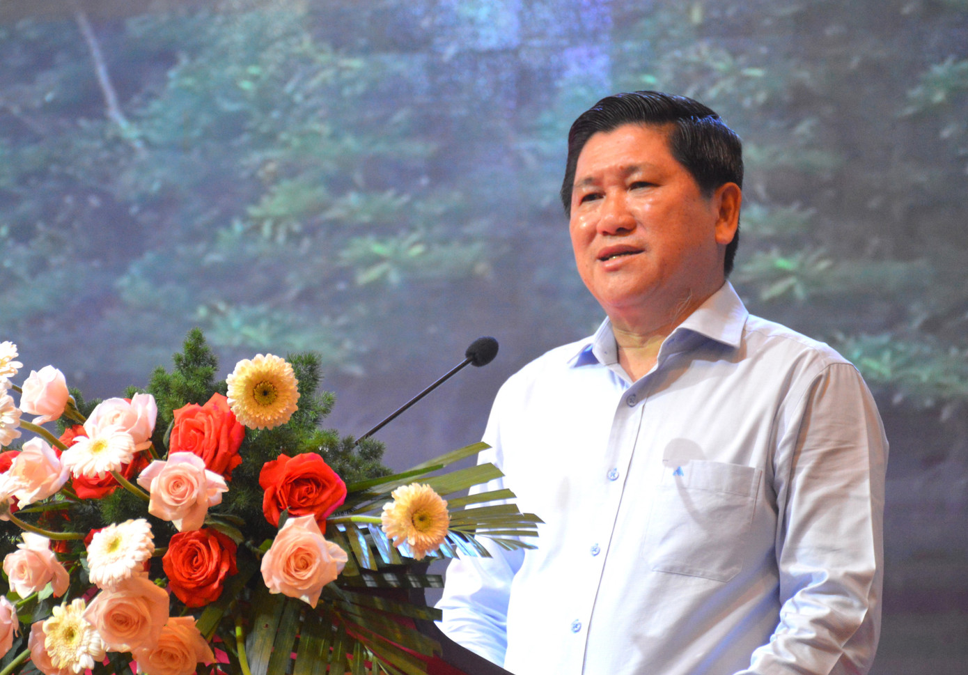 Phó Chủ tịch UBND tỉnh Cà Mau Lê Văn Sử phát biểu chào mừng tại hội nghị.