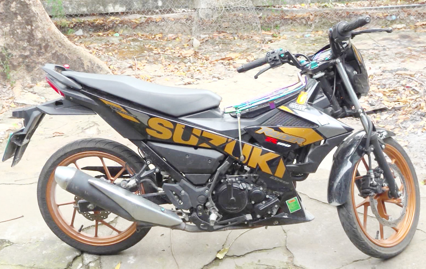 Tang vật liên quan. (Ảnh: Hoàng Giang).