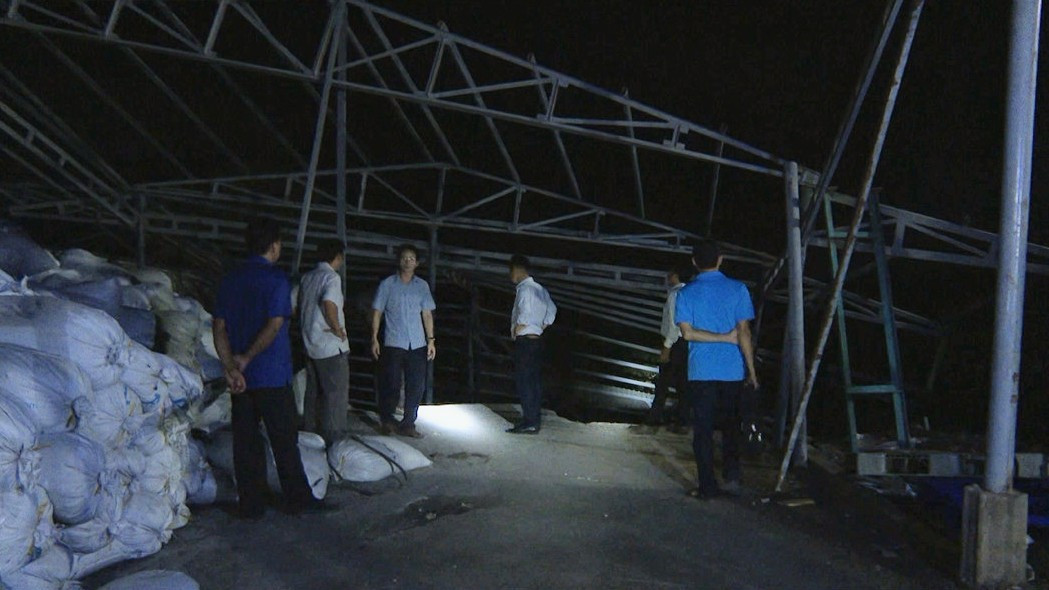 Hiện trường vụ sạt lở tại CÔng ty Trường Phúc.