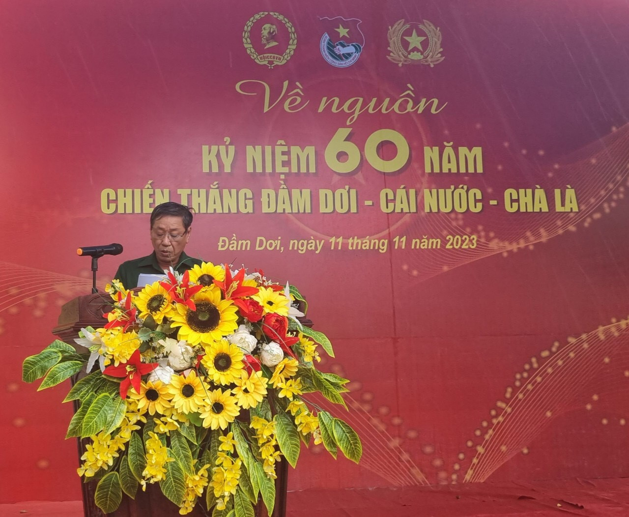 Ông Đỗ Tấn Phước - Phó Chủ tịch Hội Cựu Chiến binh tỉnh Cà Mau phát biểu ôn lại truyền thống hào hùng.