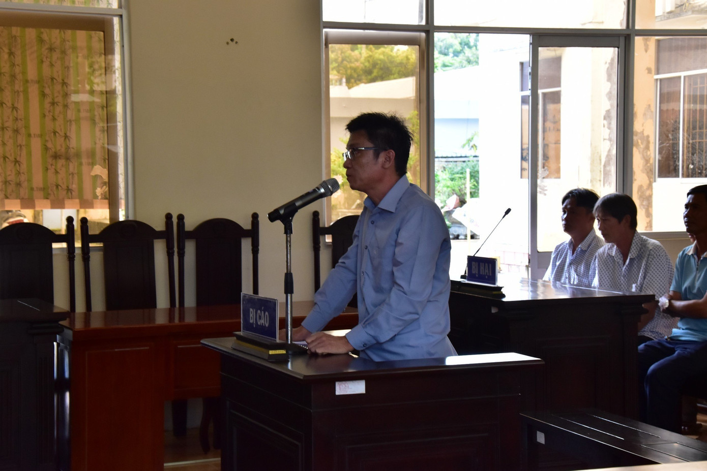 Út tại phiên toà sơ thẩm.