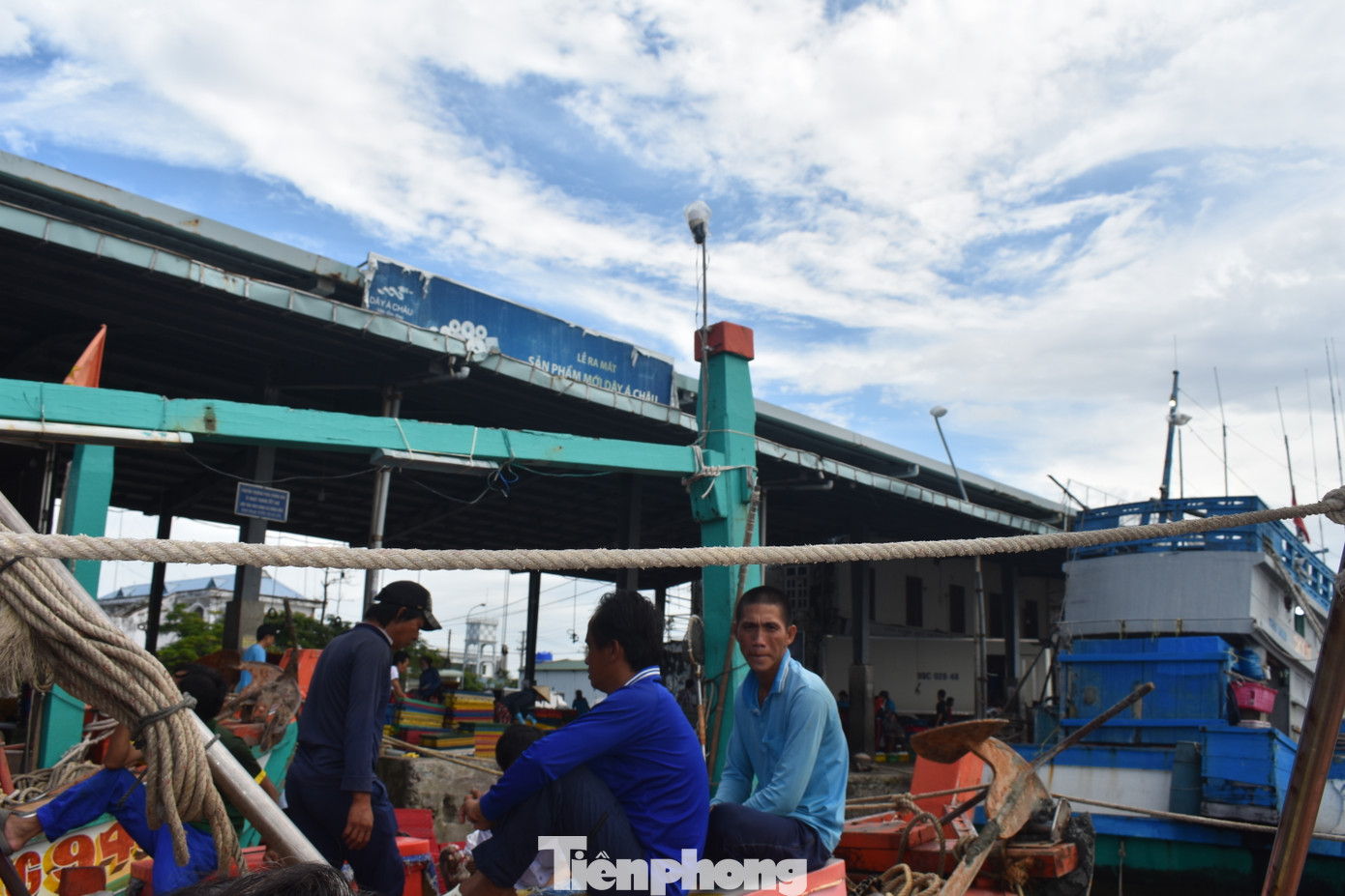 Ngư dân tàu cá tỉnh Kiên Giang bị tấn công trên biển.