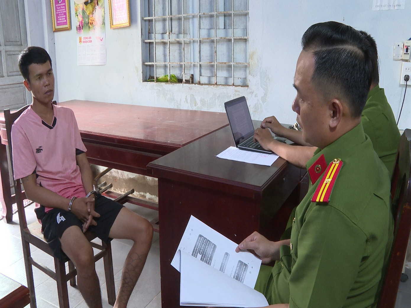 Luân tại cơ quan công an. Ảnh: Hải Linh.