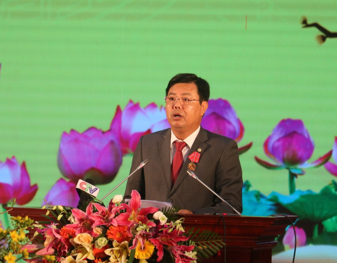 Ông Nguyễn Tiến Hải đọc diễn văn tại buổi họp mặt. Ông Nguyễn Tiến Hải đọc diễn văn tại buổi họp mặt.