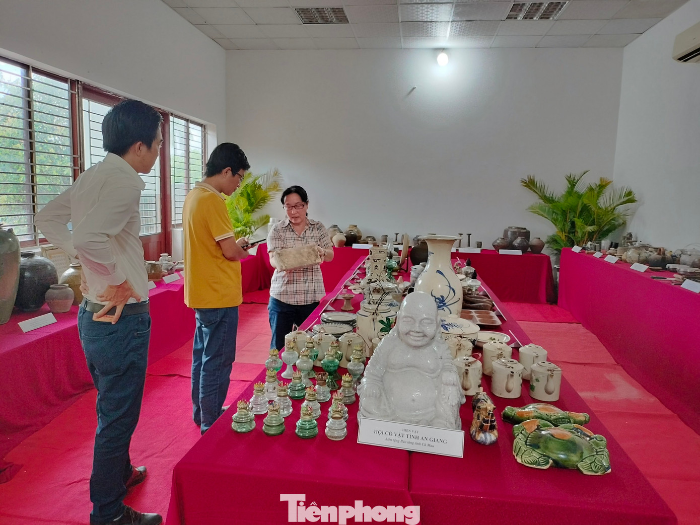 Các hiện vật được trưng bày đều có dấu ấn của thời gian và đặc biệt là luôn được tham gia vào quá trình vận động của vùng đất và con người Nam Bộ từ xưa cho đến ngày nay.