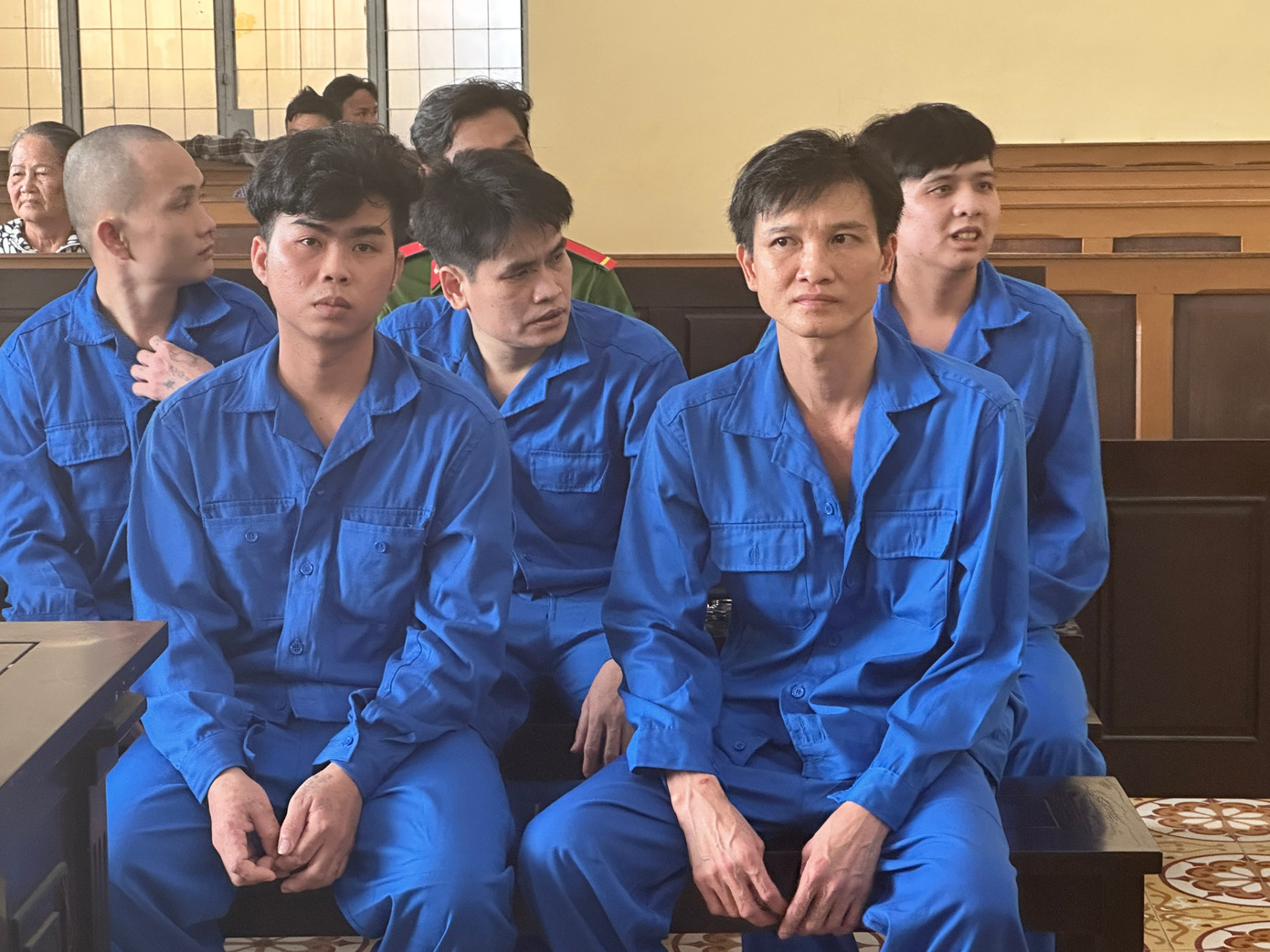 Các bị cáo tại phiên toà. Các bị cáo tại phiên toà.