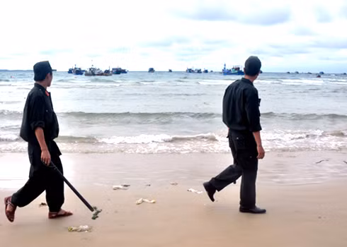 Cảnh sát cơ động tỉnh Quảng Ngãi tuần tra bảo vệ nghiêm ngặt 