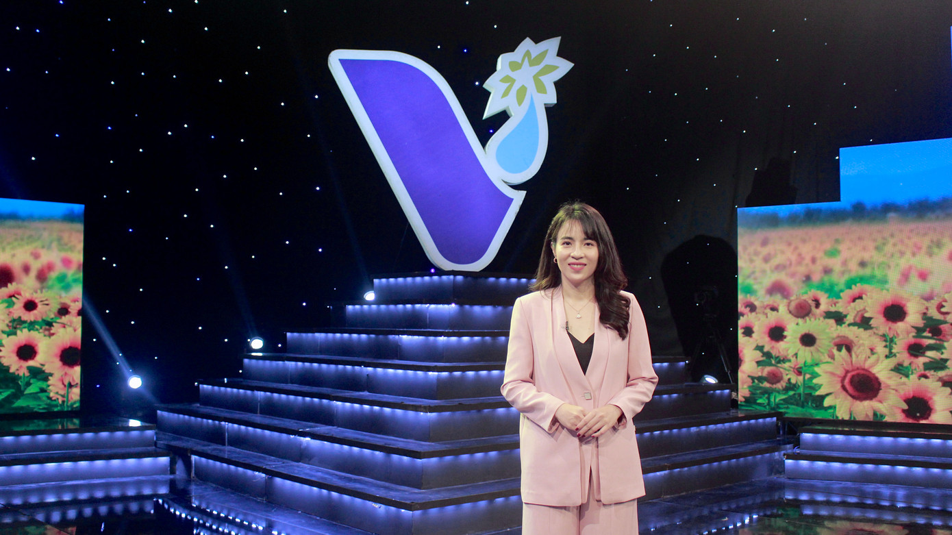 Bà Trần Thị Như Trang - Chủ tịch Hội đồng Quản lý Quỹ Vì Tầm Vóc Việt - Tập đoàn TH: “Mỗi nhà vệ sinh học đường đạt chuẩn được khánh thành và bàn giao, chúng tôi lại thấy những niềm vui ánh lên trên đôi mắt các em học sinh và thầy, cô giáo. Đó là động lực để chúng tôi tiếp tục thực hiện dự án ý nghĩa này!”