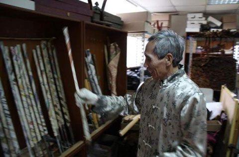 Chuyện ly kỳ về người luyện bảo kiếm chém đá như bùn ảnh 1