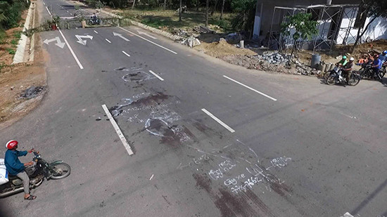 BẢN TIN ATGT: Xe máy 'kẹp' 4 đụng xe tải, 3 cô gái tử vong ảnh 4