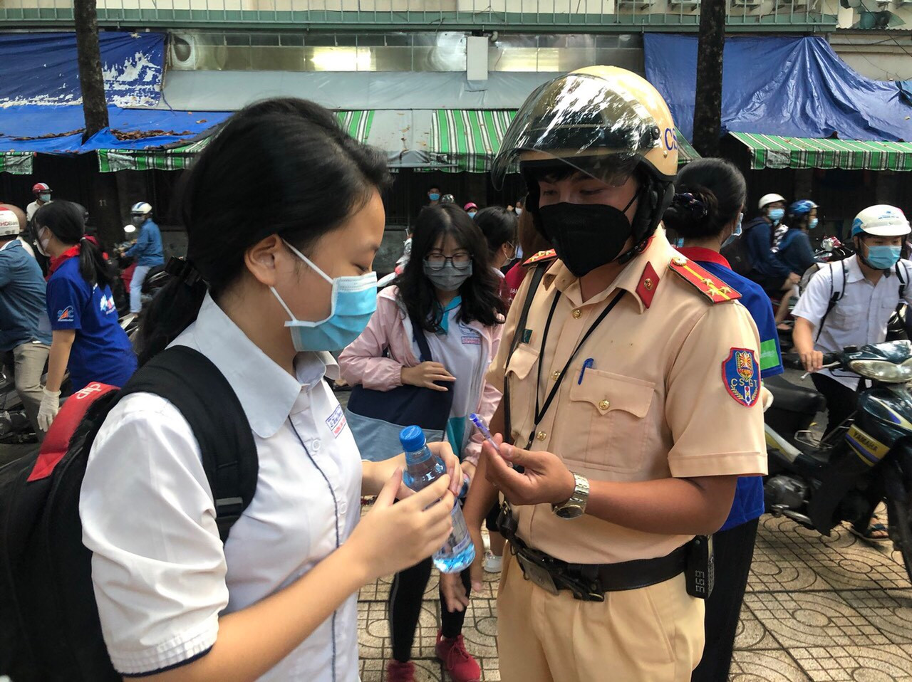 Cập nhật đề, đáp án thi tốt nghiệp THPT sáng nay ảnh 17 Cập nhật đề, đáp án thi tốt nghiệp THPT sáng nay ảnh 17