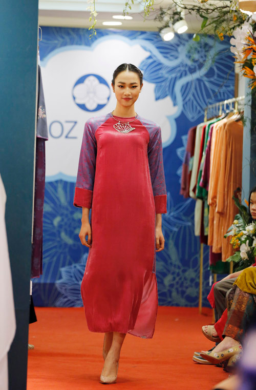 Nghệ sĩ Chiều Xuân khoe nhan sắc rạng rỡ trong tà áo dài ảnh 4