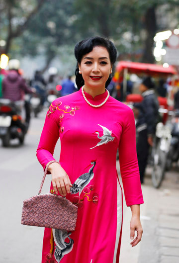 Nghệ sĩ Chiều Xuân khoe nhan sắc rạng rỡ trong tà áo dài ảnh 13