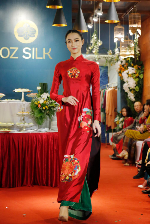 Nghệ sĩ Chiều Xuân khoe nhan sắc rạng rỡ trong tà áo dài ảnh 5