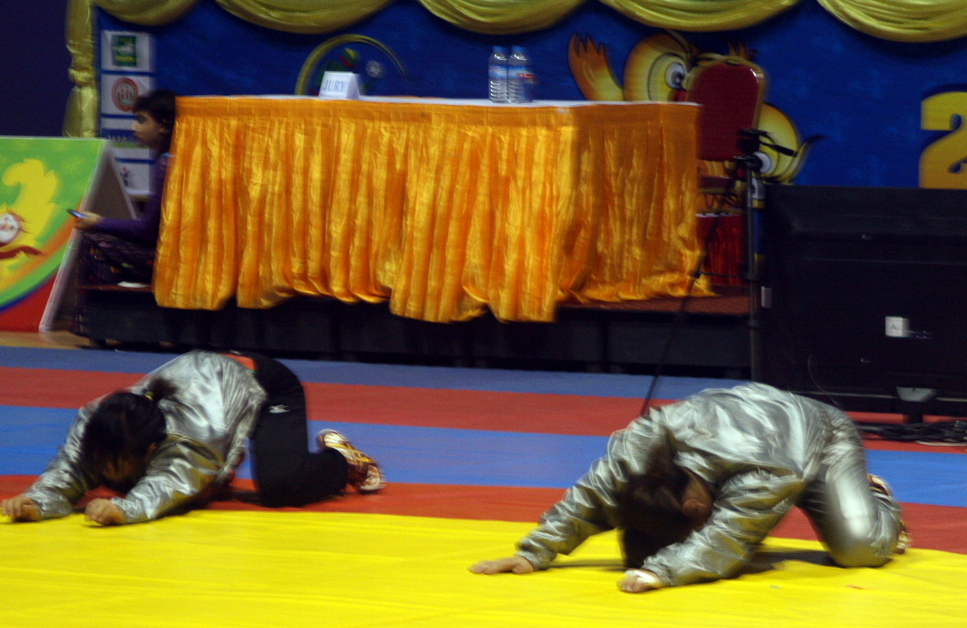 Vật nữ luyện tập. Vật nữ luyện tập