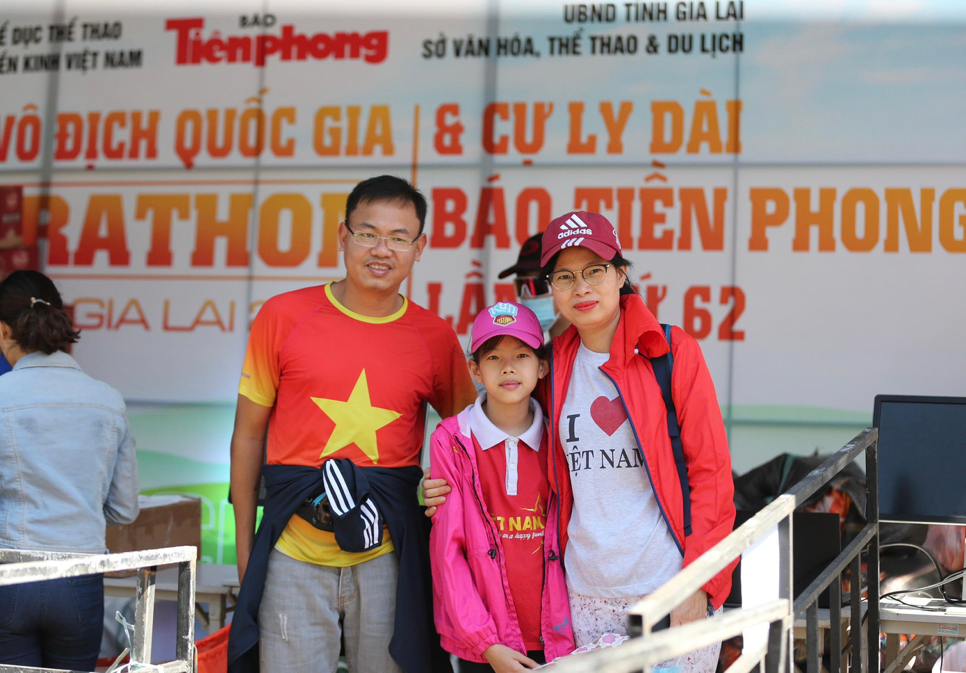 Tiền Phong Marathon 2021 quy tụ khoảng 4.500 VÐV, trong đó có 4.200 VÐV phong trào (44 VÐV nước ngoài) và 300 VÐV chuyên nghiệp tham gia tranh tài tại Pleiku, Gia Lai từ 26 - 28/3. Giải chạy do UBND tỉnh Gia Lai, báo Tiền Phong, Liên đoàn Ðiền kinh Việt Nam phối hợp tổ chức và được tường thuật trực tiếp trên kênh VTC3 On Sports; hạ tầng digital, mạng xã hội của báo Tiền Phong và Next Media từ 4h30 ngày 28/3.