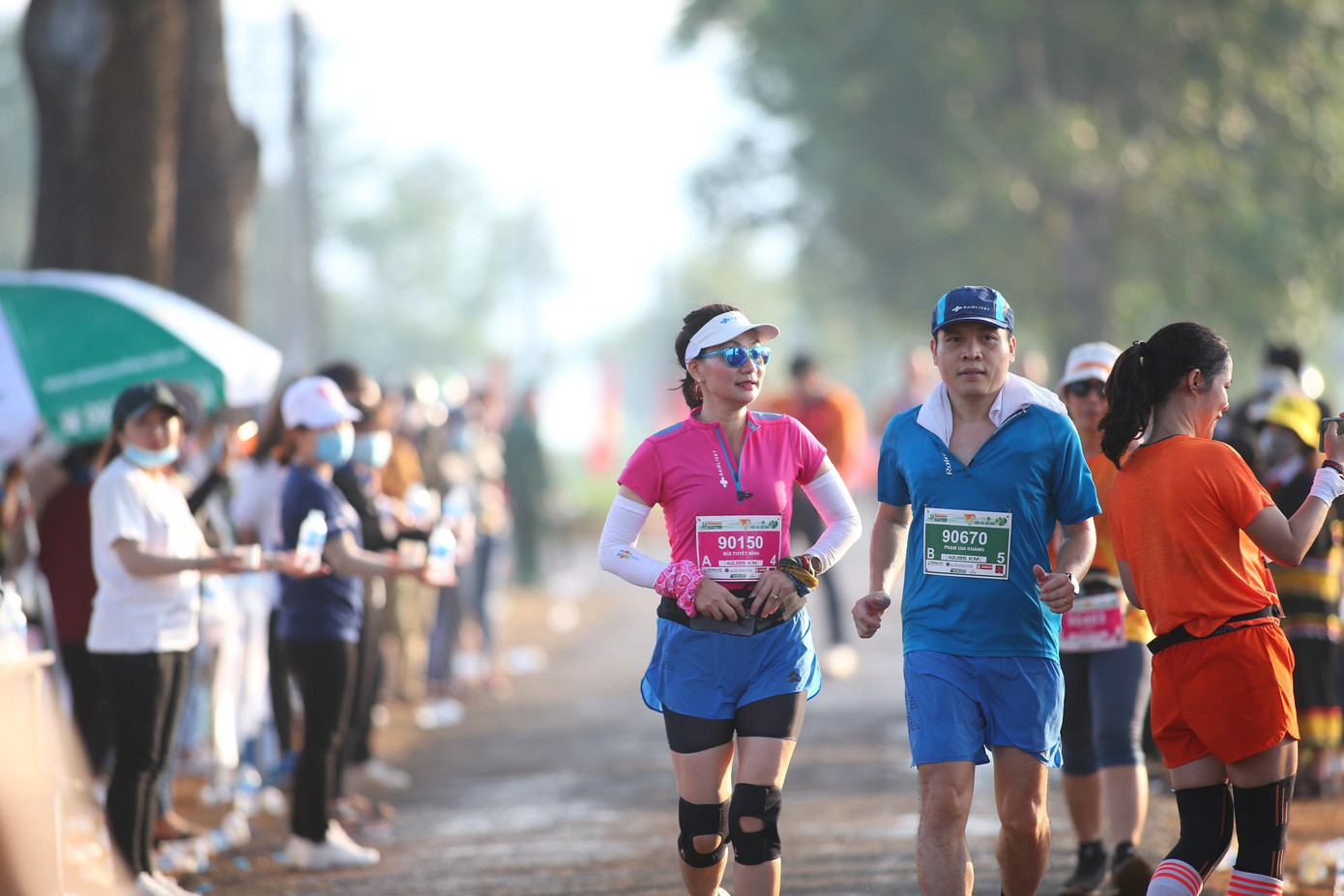 Không riêng gì Tiền Phong Marathon, các nữ VĐV phong trào luôn đầu tư trang phục kỹ càng ở mỗi cuộc thi, để có được "lên" hình đẹp nhất.