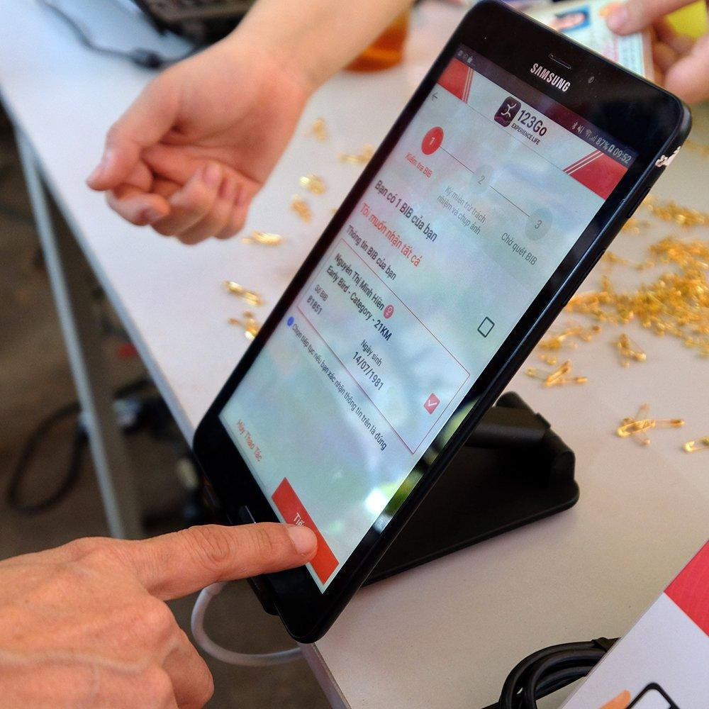 Năm nay, BTC giải chuyển sang thủ tục nhận BIB bằng QR code, để phục vụ số lượng đông đảo các VĐV.