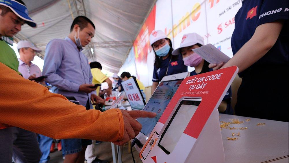 Tiền Phong Marathon 2021 quy tụ khoảng 4.500 VÐV, trong đó có 4.200 VÐV phong trào (44 VÐV nước ngoài) và 300 VÐV chuyên nghiệp tham gia tranh tài tại thành phố Pleiku từ 26 - 28/3. Giải chạy do UBND tỉnh Gia Lai, báo Tiền Phong, Liên đoàn Ðiền kinh Việt Nam phối hợp tổ chức và được tường thuật trực tiếp trên kênh VTC3 On Sports; hạ tầng digital, mạng xã hội của báo Tiền Phong và Next Media từ 4h30 ngày 28/3.