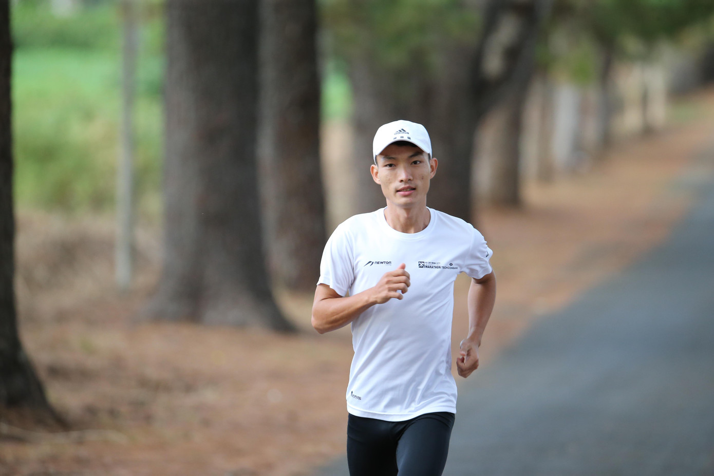 Đương kim vô địch marathon nam Hoàng Nguyên Thanh