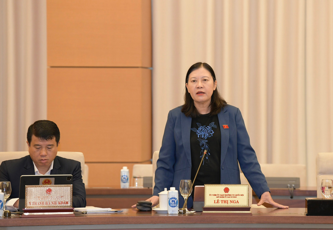 Chủ nhiệm Ủy ban Tư pháp Lê Thị Nga. Như Ý Chủ nhiệm Ủy ban Tư pháp Lê Thị Nga. Như Ý