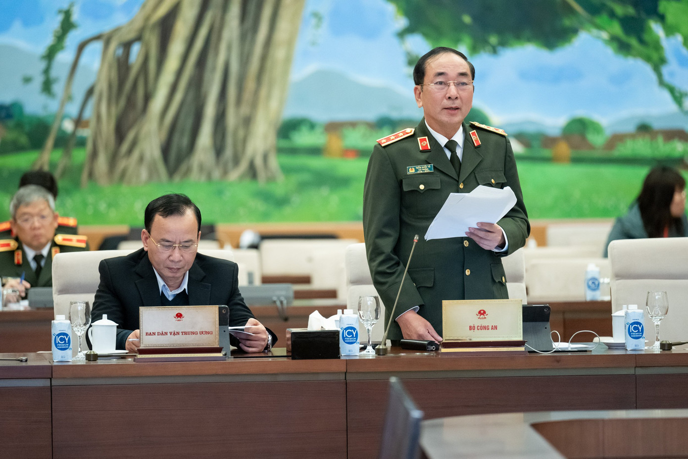 Thứ trưởng Bộ Công an Trần Quốc Tỏ phát biểu tại phiên họp. Thứ trưởng Bộ Công an Trần Quốc Tỏ phát biểu tại phiên họp.