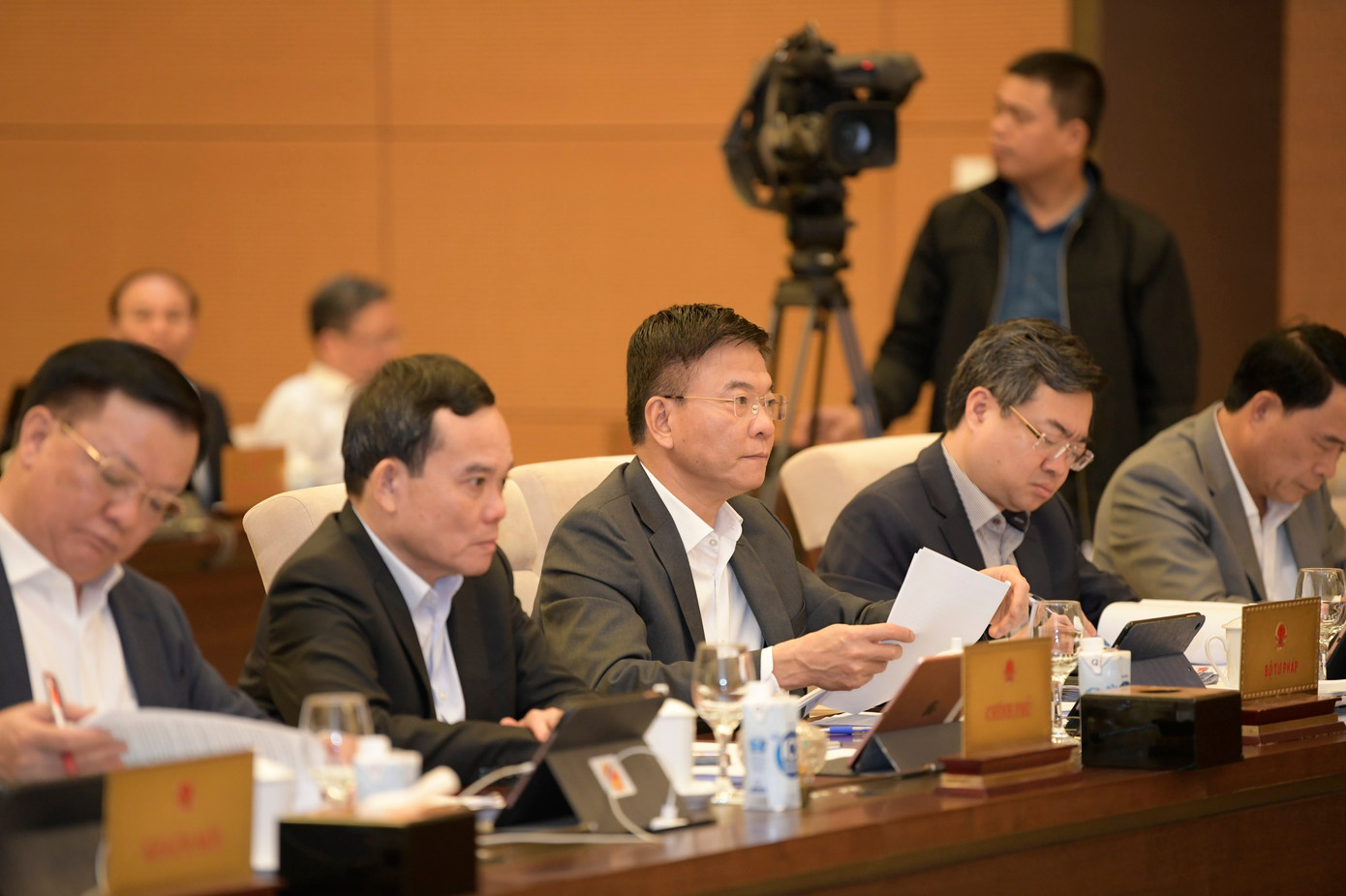 Các đại biểu tham dự phiên họp. Ảnh: Như Ý Các đại biểu tham dự phiên họp. Ảnh: Như Ý