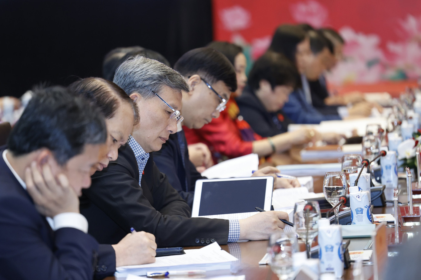 Các đại biểu tham dự phiên họp. Ảnh Như Ý Các đại biểu tham dự phiên họp. Ảnh Như Ý