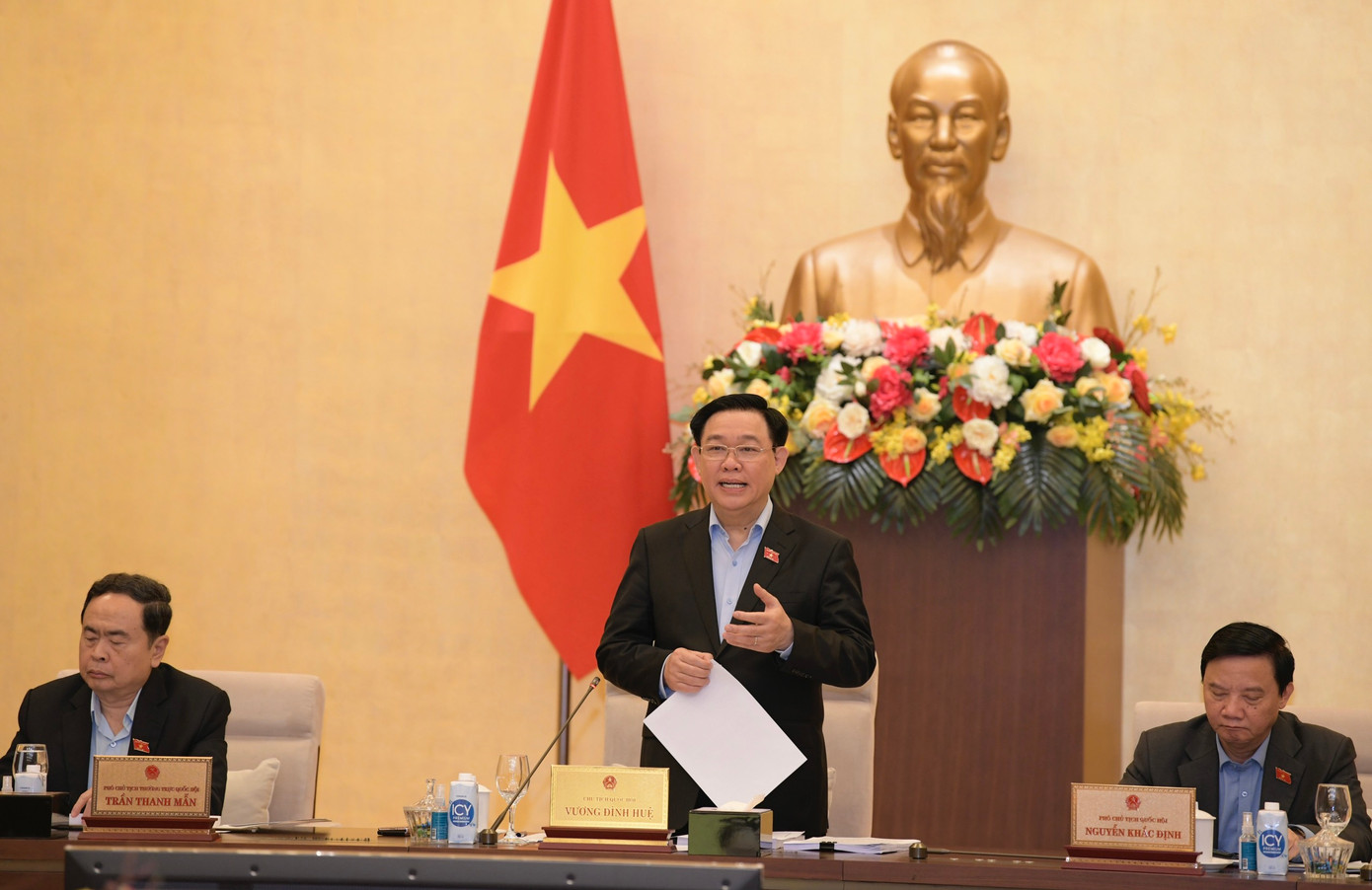 Chủ tịch Quốc hội Vương Đình Huệ phát biểu khai mạc phiên họp. Ảnh Như Ý Chủ tịch Quốc hội Vương Đình Huệ phát biểu khai mạc phiên họp. Ảnh Như Ý