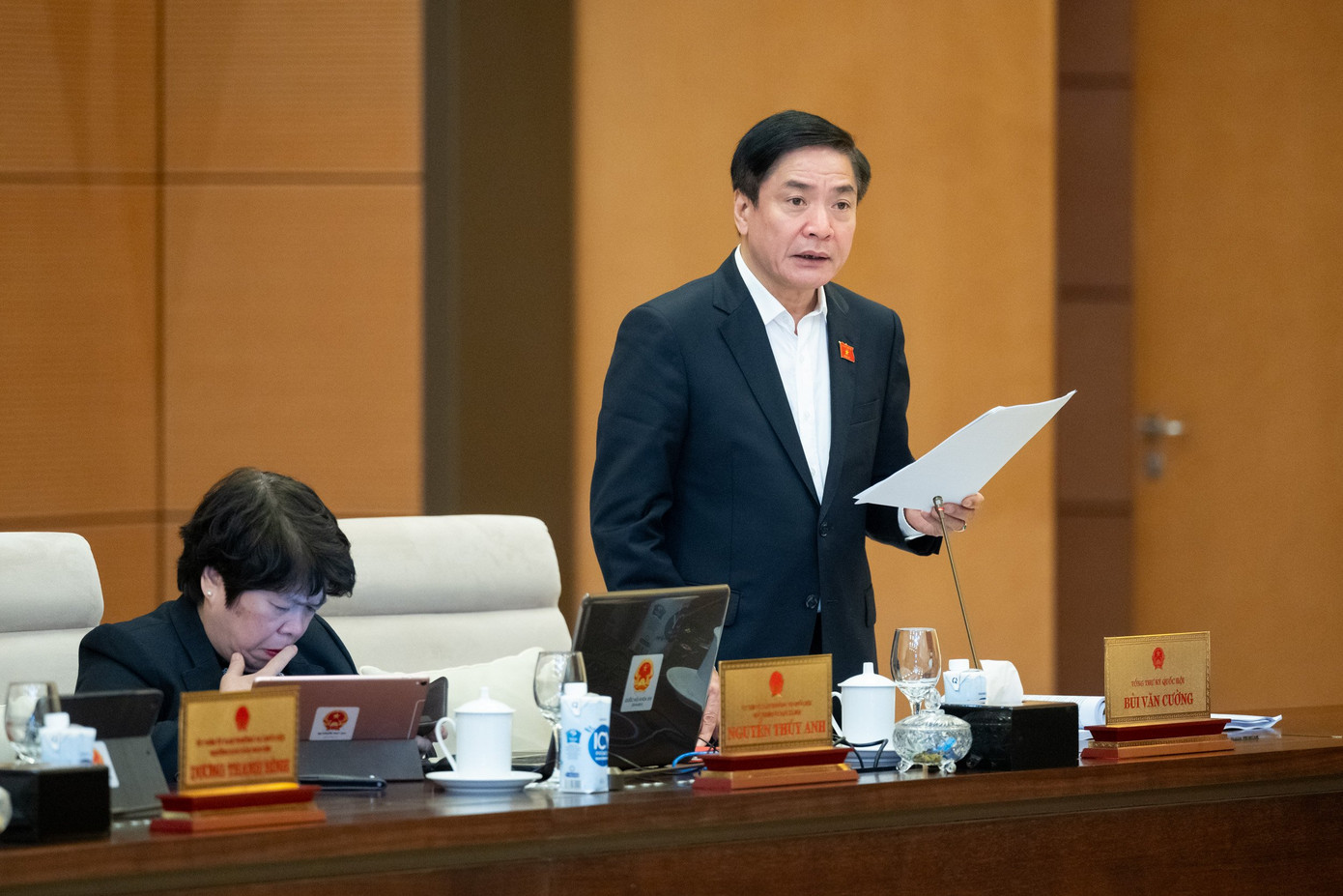 Tổng Thư ký Quốc hội Bùi Văn Cường tại phiên họp