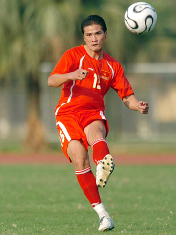 Nguyễn Mạnh Dũng là trung vệ cá tính và có phần lập dị của BĐVN