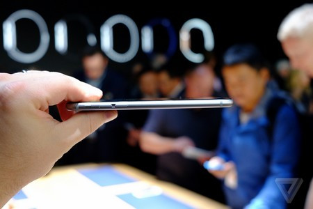 Ảnh thực tế iPhone màn hình 4,7 inch và 5,5 inch của Apple ảnh 2