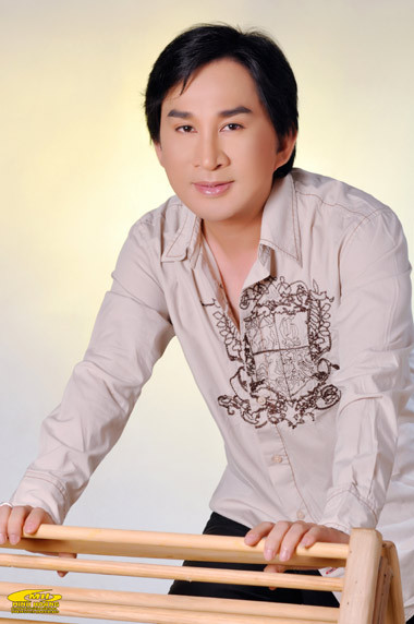 Nghệ sĩ Kim Tử Long