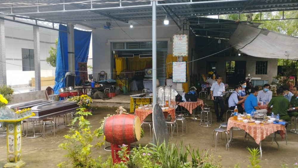 Căn nhà có 2 người tử vong nghi bị ngộ độc.