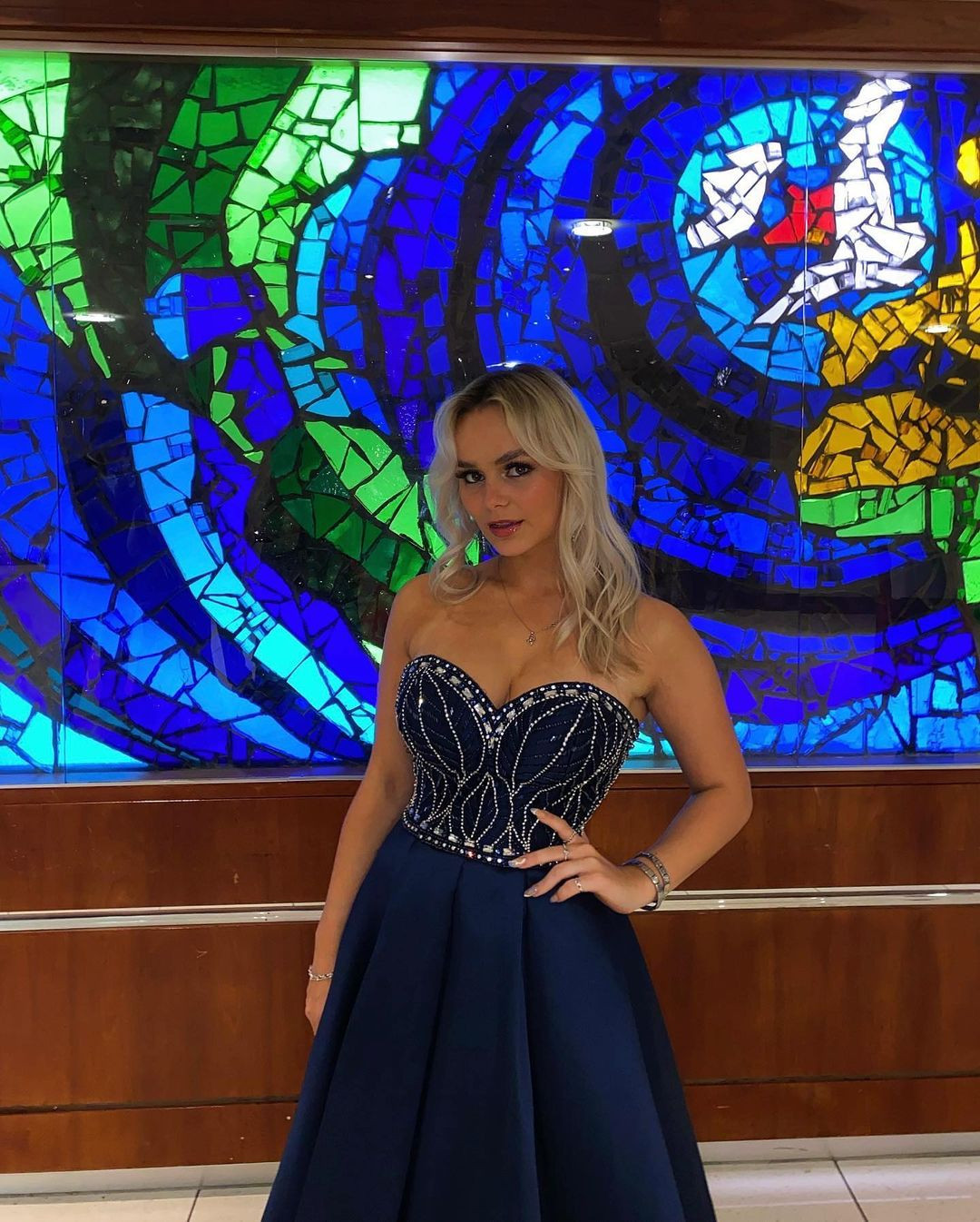 Theo quy chế của Miss Earth, những đại diện sắc đẹp này có thể là Hoa hậu của Miss Earth nước đó, hoặc là gương mặt được cử đi bởi đơn vị giữ bản quyền Miss Earth của từng nước.