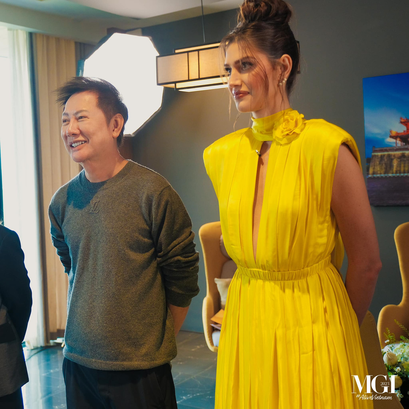 Đương kim Hoa hậu Hòa bình Quốc tế Isabella Menin là giám khảo phỏng vấn kín. Đương kim Hoa hậu Hòa bình Quốc tế Isabella Menin là giám khảo phỏng vấn kín.