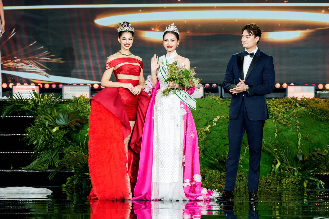 Tối 14/10 đã diễn ra chung kết Miss Earth Vietnam - Hoa hậu Trái Đất Việt Nam 2023. Người đẹp Hoàng Thị Kim Chi được trao giải Miss Fire Vietnam 2023.